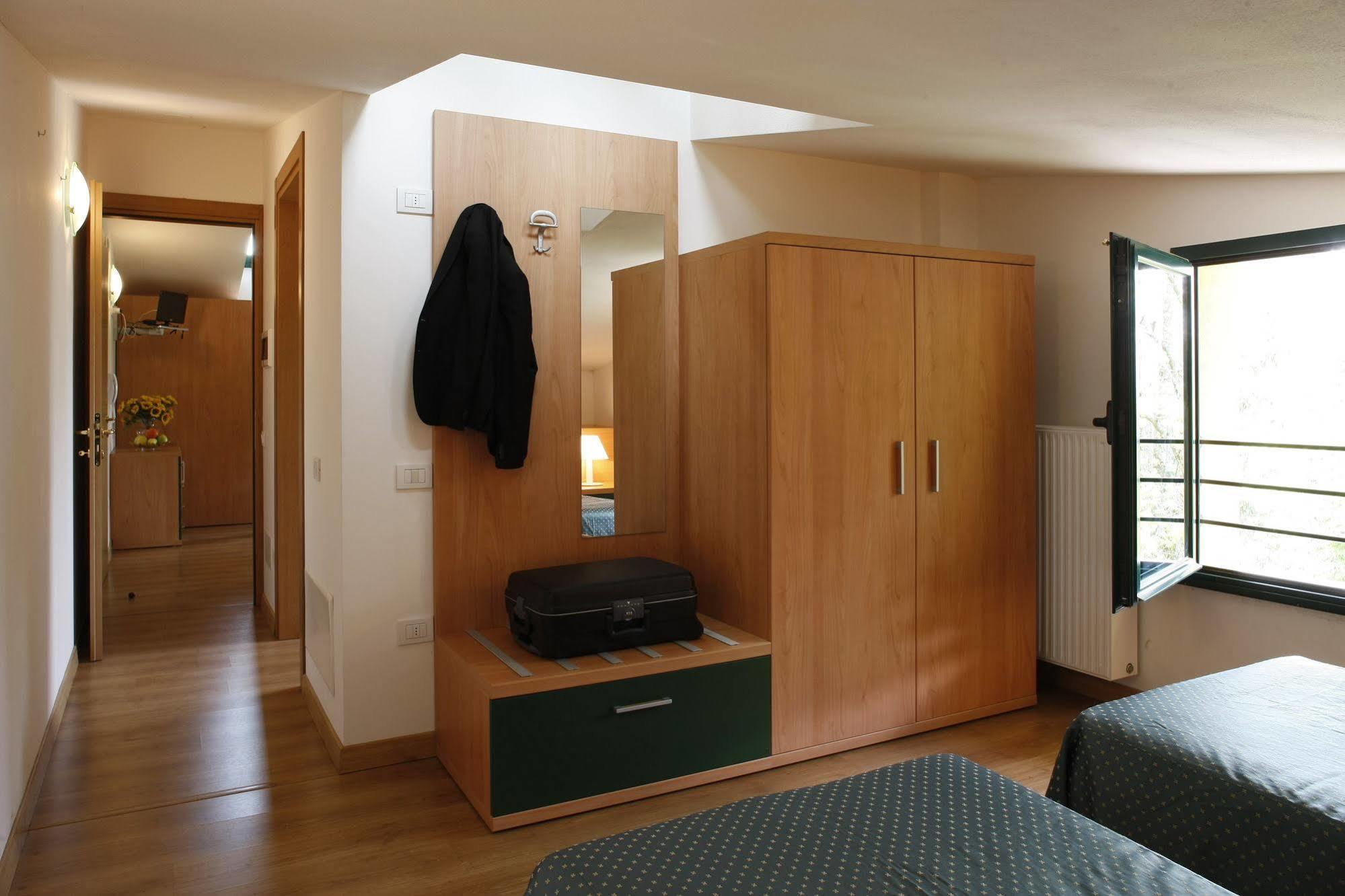 Residence Miravalle & Stella Alpina 발도비아데네 외부 사진